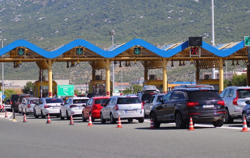 O destinație de vacanță populară desființează până la toamnă toate stațiile de taxare de pe autostrăzi