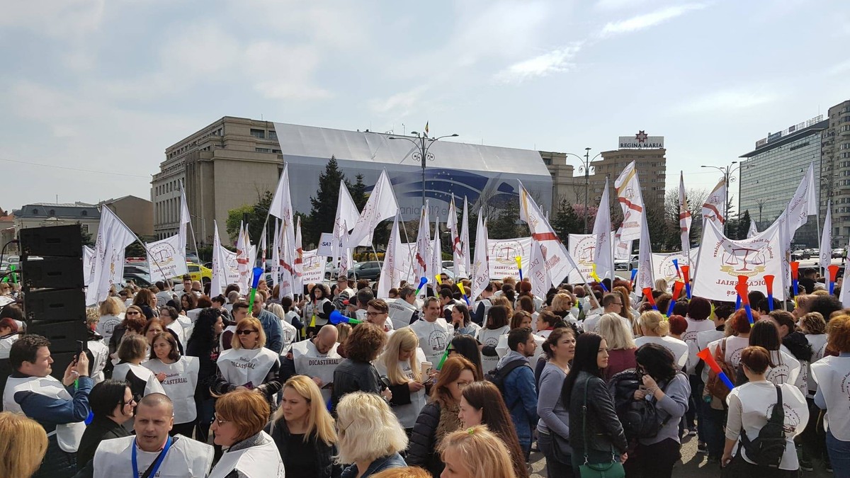 Protestul grefierilor din Piața Victoriei