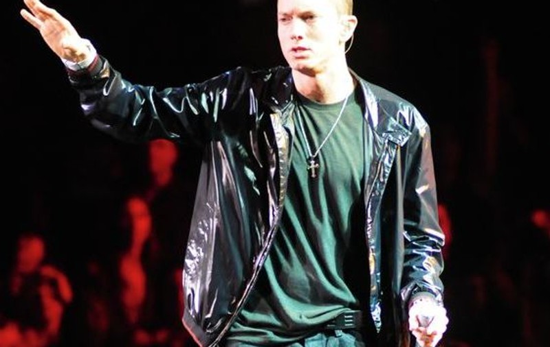 Eminem: "Nu pot avea întâlniri cu femei din cauza celebrităţii mele"