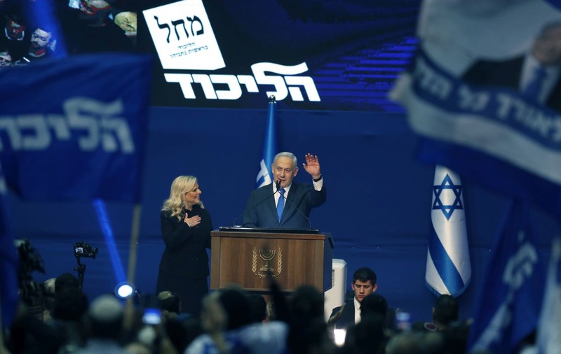 Victorie mare a lui Netanyahu în alegerile din Israel, cu două săptămâni înainte de începerea procesului de corupție