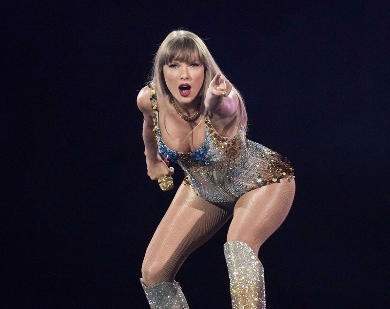 Câți bani le-a dat Taylor Swift angajaților care au lucrat cu ea la turneul de două miliarde de dolari