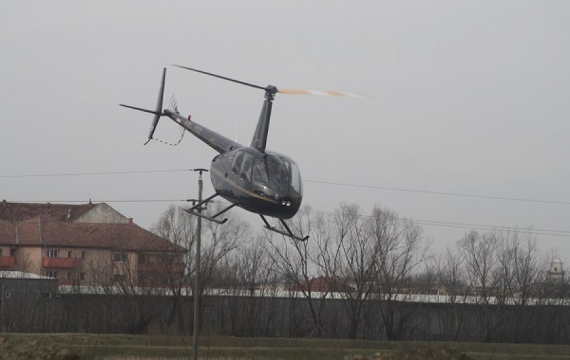 Un primar a ajuns cu elicopterul la restaurant în Lugoj