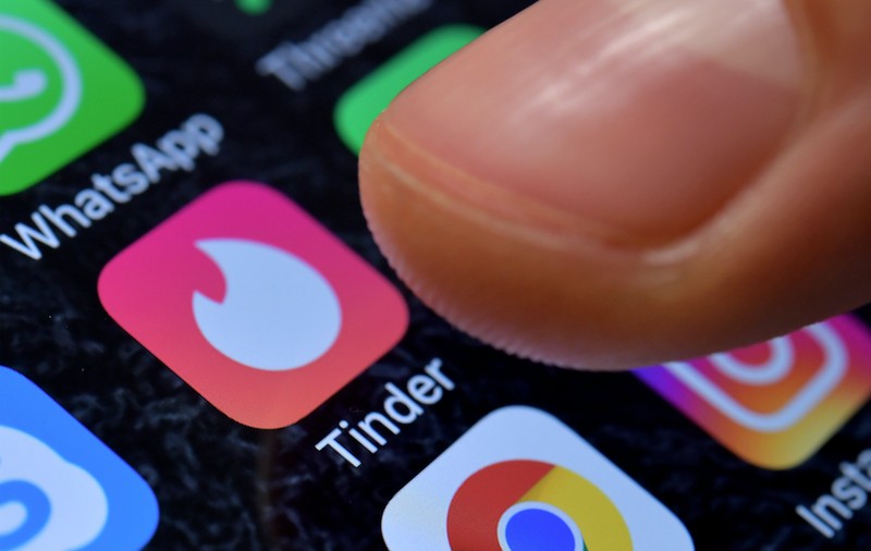 Administrația Biden promovează vaccinarea anti-COVID pe Tinder. Mesajul: cu o injecție ai mai multe șanse