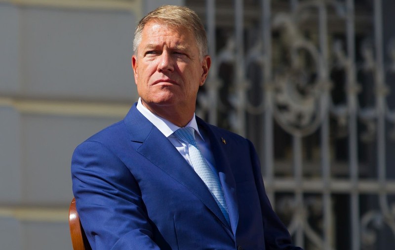Măria Sa, ipocritul. Klaus Iohannis le-a mulțumit românilor că s-au sacrificat ca să nu fie nevoit să se sacrifice el