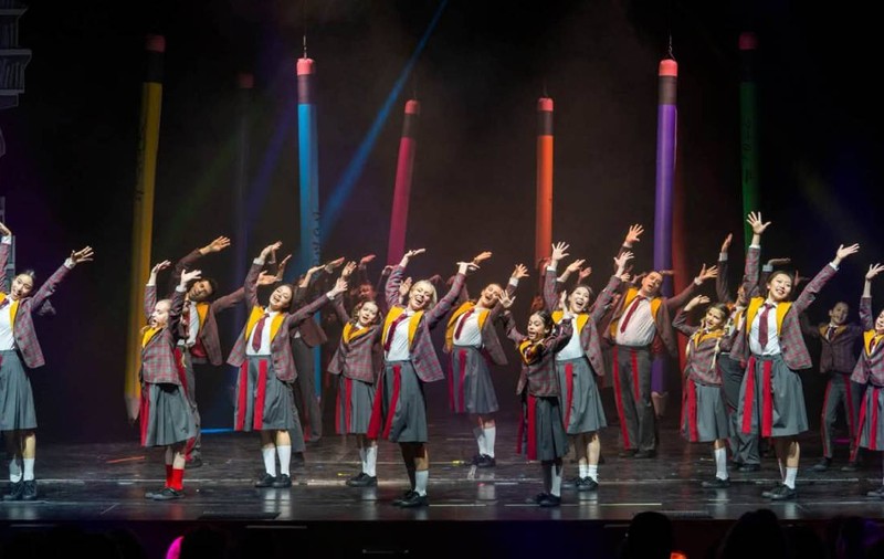 Primul liceu din România care va pregăti elevi pentru marile scene și culisele spectacolelor se deschide în București
