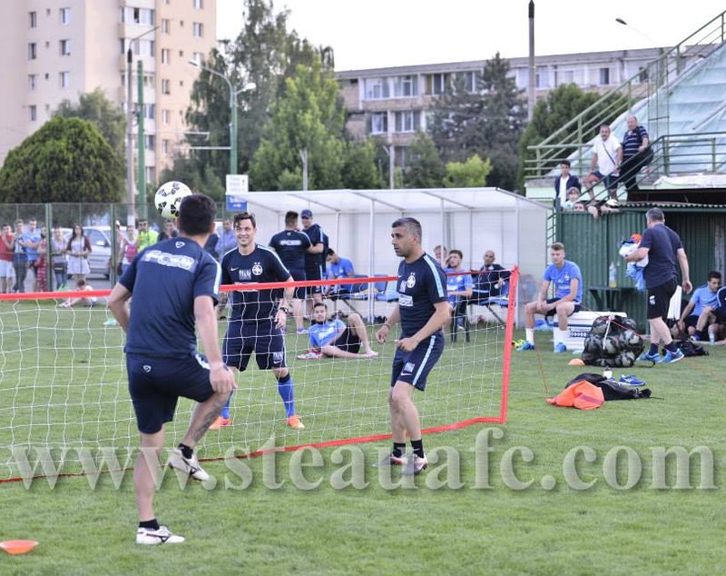 I-a ”omorât” cu zâmbetul pe buze! Rădoi, campion la tenis cu piciorul