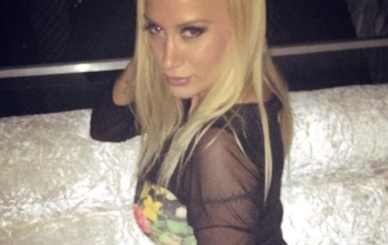 SĂ CURGĂ ŞAMPANIA! PAMELA DE ROMÂNIA a ţinut-o TOT ÎNTR-O PETRECERE! | FOTO