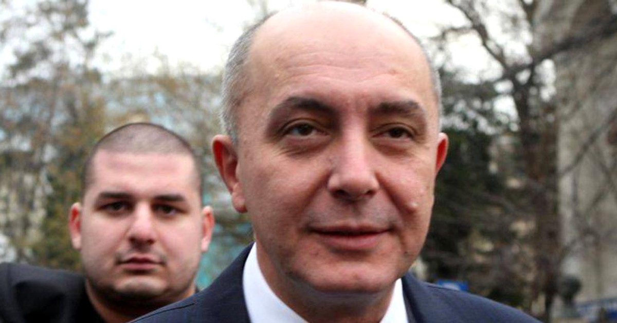 Puiu Popoviciu pierde 1,8 milioane de euro. Banii vor ajunge la Nadia Doina Dincă, fosta soție a omul de afaceri. O instanță a stabilit ca executorul fostei soții să facă toate demersurile pentru recuperarea unui credit de peste 1,8 milioane de euro.