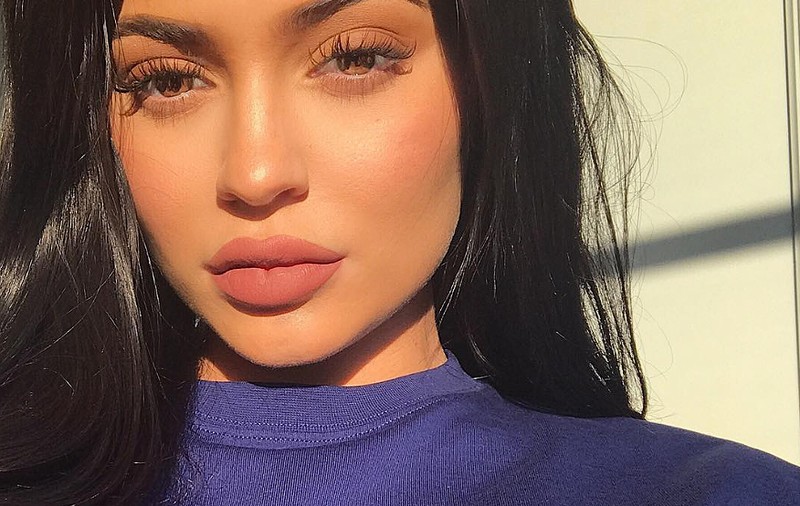 FOTO | Kylie Jenner a dezvăluit numele fetiței ei