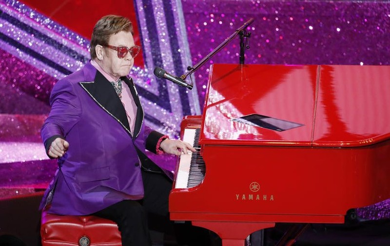 VIDEO | Elton John și-a pierdut vocea în timpul concertului din Auckland, a izbucnit în lacrimi și a părăsit scena în aplauzele spectatorilor: "Am fost diagnosticat cu pneumonie"