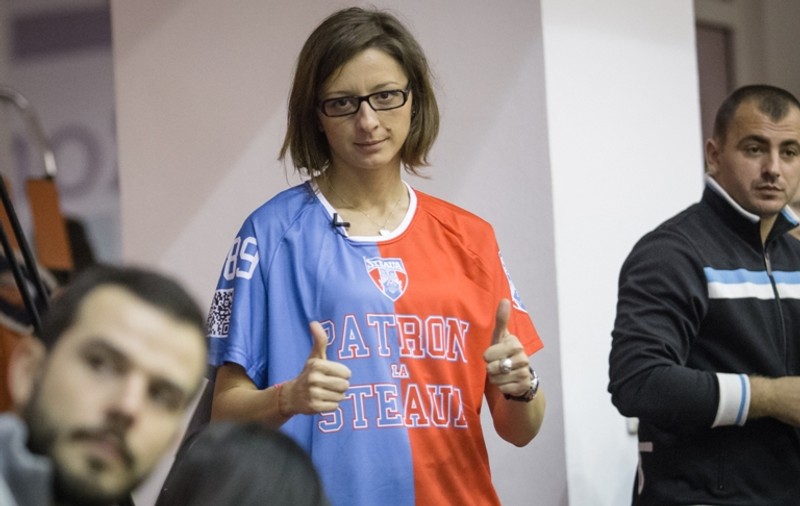 Ana Maria Brânză, tratată ca o regină la Steaua. A fost adusă la meci cu limuzina!
