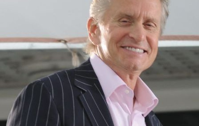 Michael Douglas a fost dat în judecată de fosta soţie