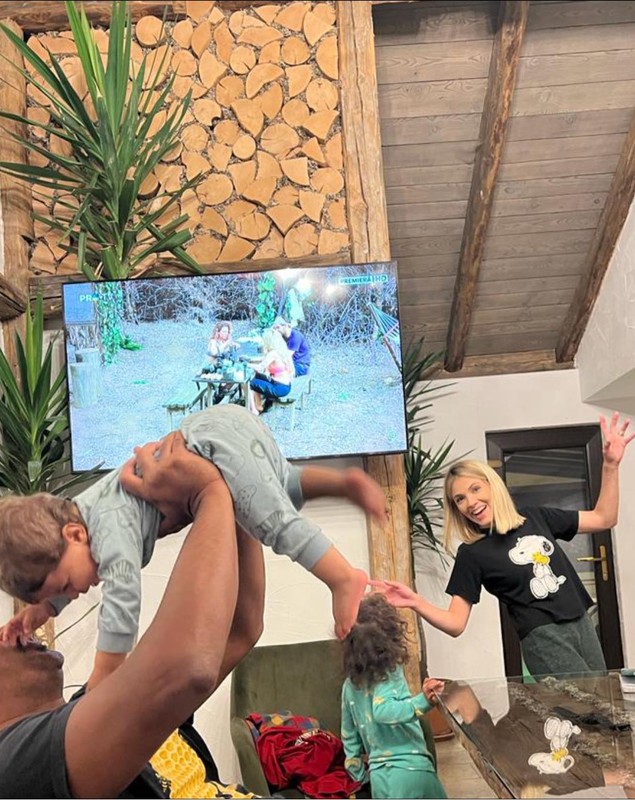 Imagini din casa în care Cabral locuiește cu Andreea Ibacka. Camera copiilor e în culori pastel și cu mobilă făcută pe comandă