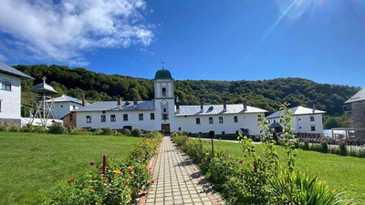 Mânăstirea Frăsinei din Vâlcea. Foto Facebook