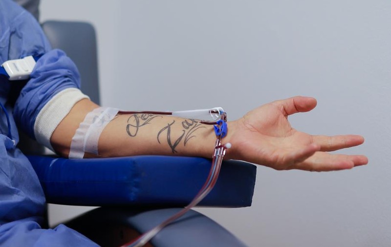 Primul transfer de plasmă de la un pacient vindecat de COVID la altul în stare critică efectuat la Timișoara