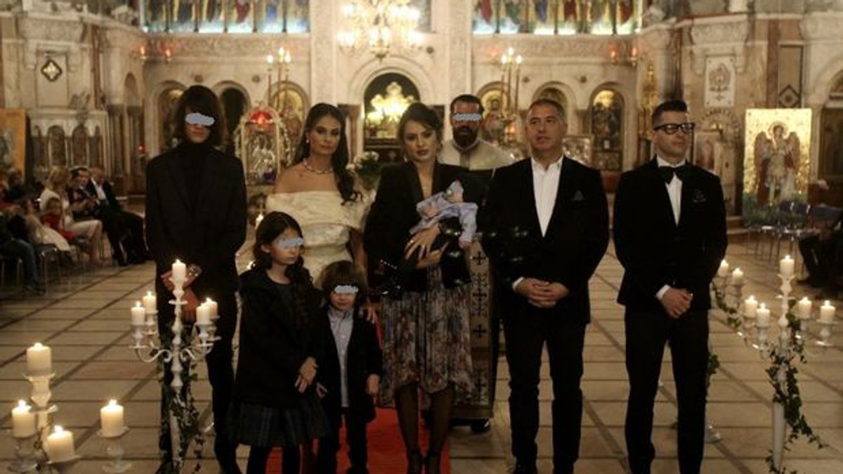 Anca Serea i-a tăiat moțul băiețelului. Ce a ales Moise de pe tăviță | EXCLUSIV