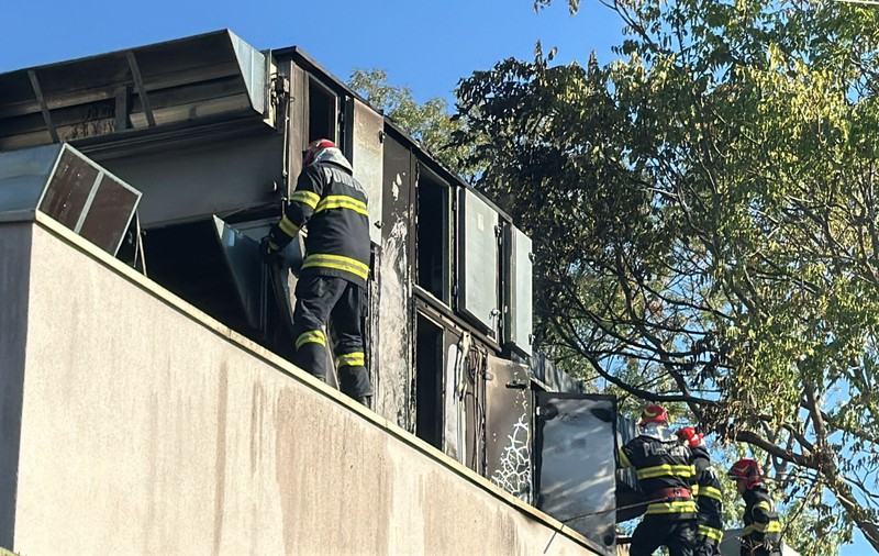 Incendiu la Cinematograful Gloria din Bucureşti. 100 de persoane, evacuate | VIDEO