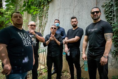 Pepe și apropiații, la cimitir la Franco