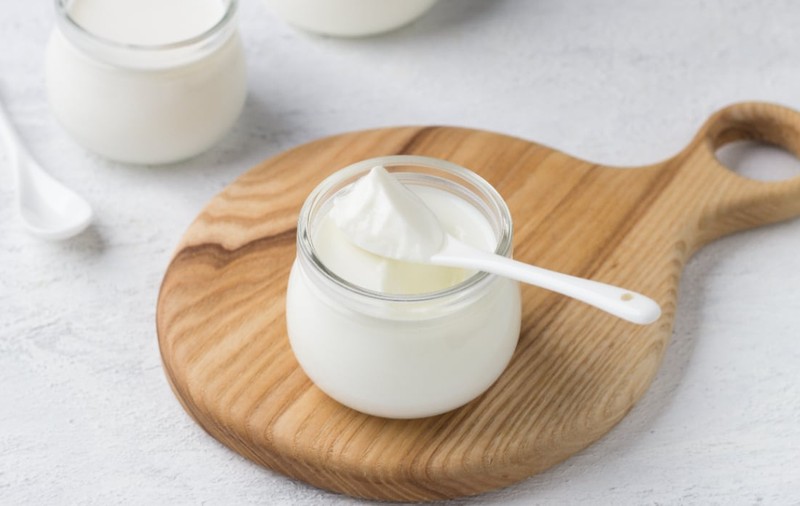 Iaurtul ar putea reduce riscul de cancer de colon: descoperirea cercetătorilor Harvard după un studiu pe peste 150.000 de oameni