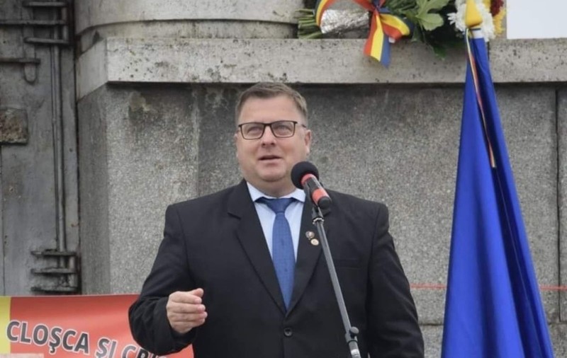 Fost edil din Alba, trimis în judecată de DNA. Este acuzat că a pus angajații primăriei să muncească la construirea caselor sale