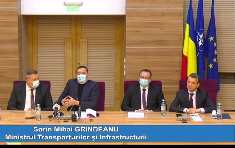 Secretar de stat din Ministerul Transporturilor, fără mască lângă Sorin Grindeanu, la o conferință. Reacția ministrului