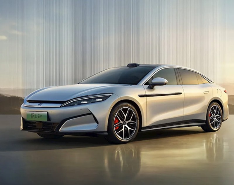 Chinezii de la BYD au lansat primele două modele electrice care se încarcă în doar 5 minute, la un preț neașteptat de accesibil