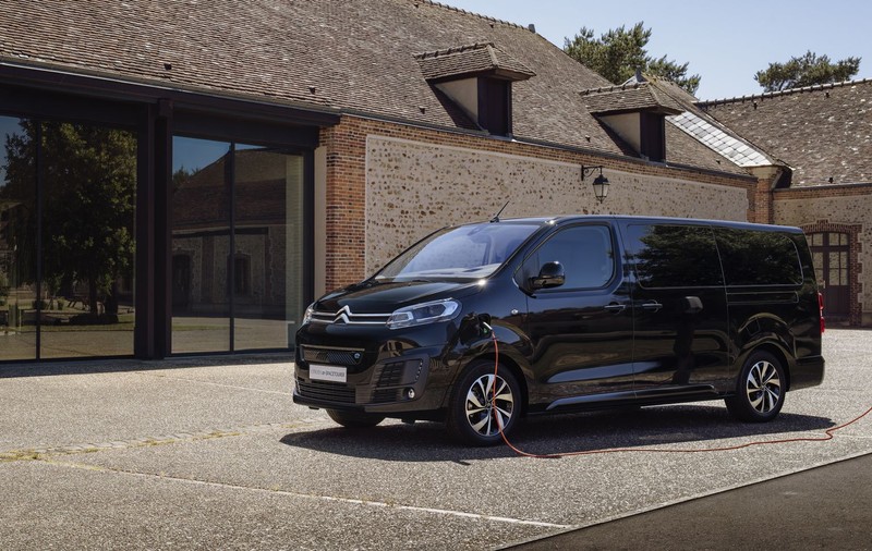 Citroen își extinde gama de modele electrice cu e-SpaceTourer