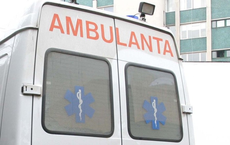 Copil de şapte ani, mort după ce a căzut de la etajul opt