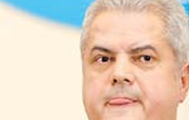 Nastase ii poarta de grija lui Tariceanu