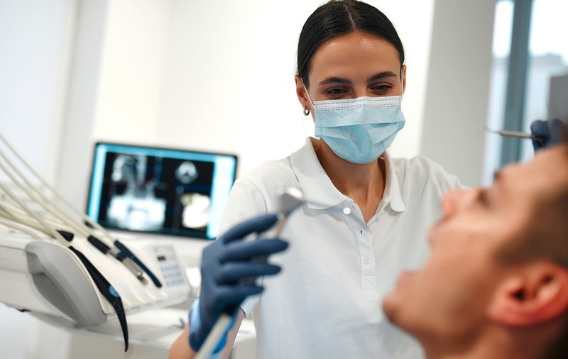 Soluții moderne pentru pacienții care se tem de intervenții dentare
