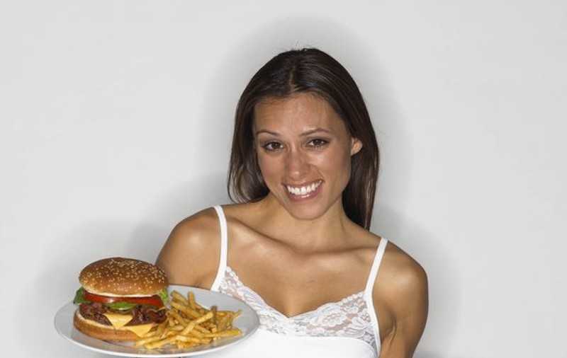 Mâncarea de la fast food, mai sănătoasă decât cea din spitalele britanice