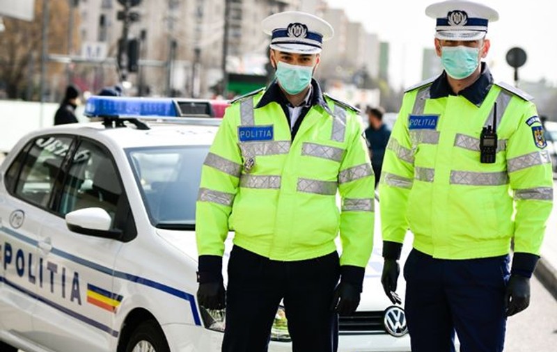 Întrebare: Pot să o aduc pe bunica la mine acasă, din alt județ? Poliția oferă un răspuns foarte important