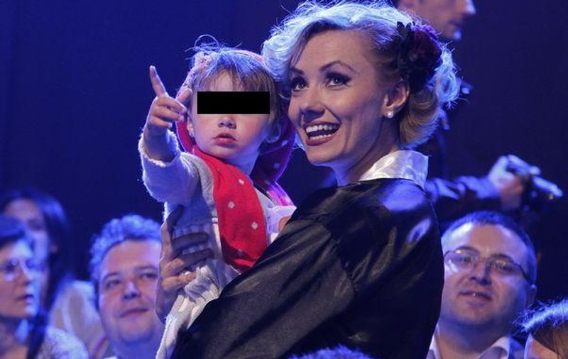 Oana Ioniţă are un nou IUBIT: "Sper să ne petrecem toată viaţa împreună! Fiica mea îi spune 'TATĂ' "