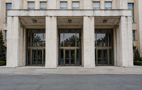 Blocajul politic poate crește dobânzile plătite de România. Cum se transmite presiunea în economie