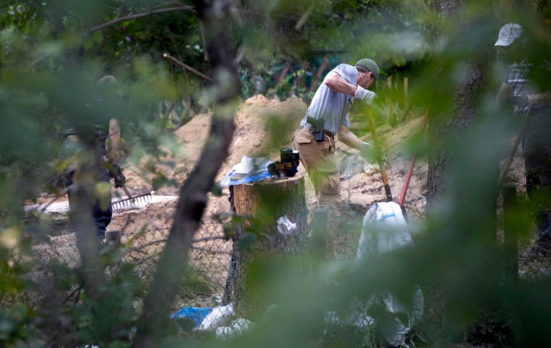 Acțiune de căutare a britanicei Maddie McCann, dispărută în 2007. Excavatoarele sapă într-o curte din Hannovra