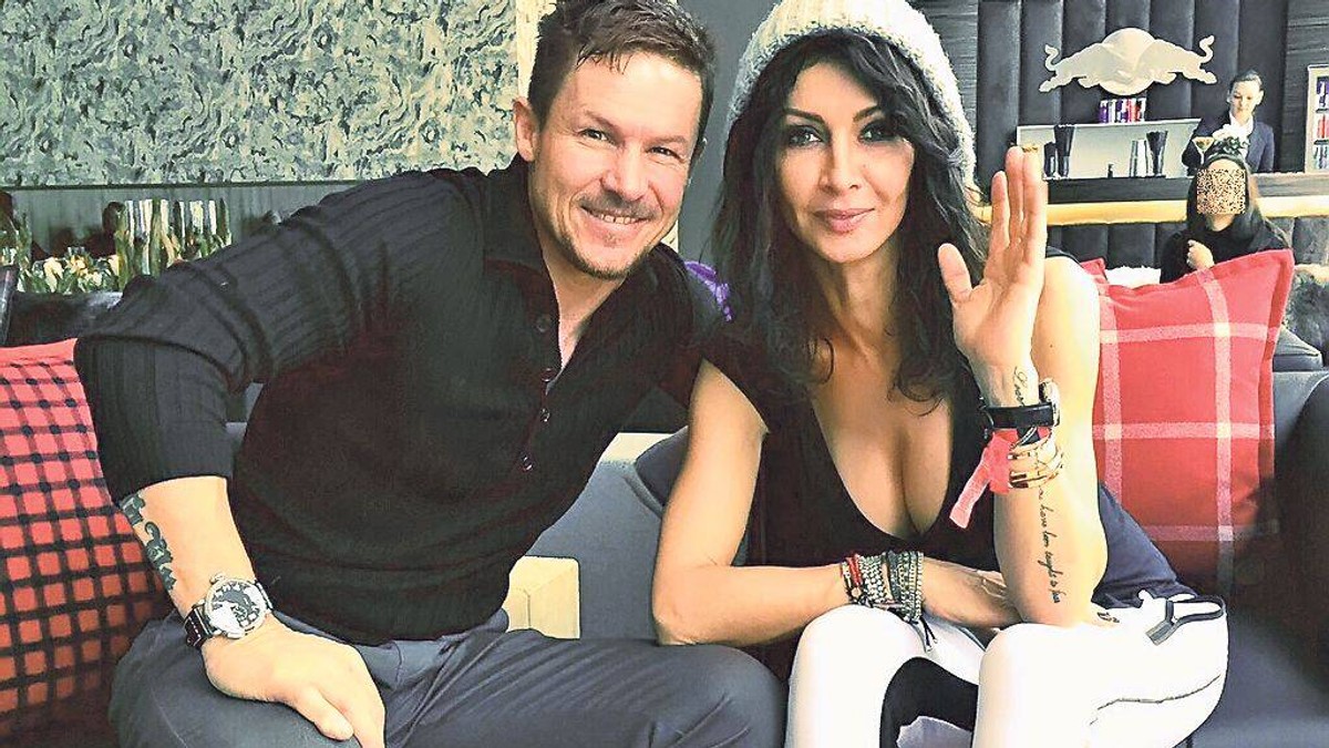 Cum îl incită Mihaela Rădulescu pe Felix Baumgartner. Ce și-a pus diva în dreptul sânilor