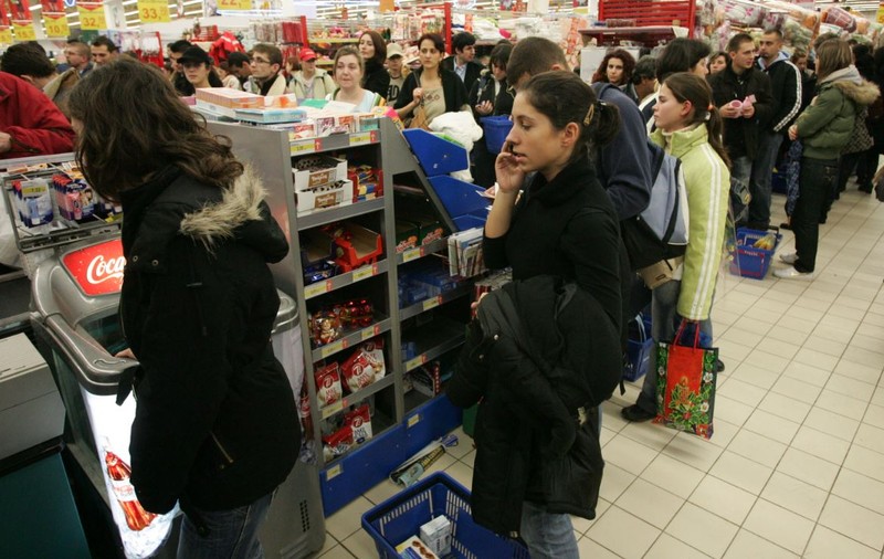 STUDIU: Câți români împrumută bani de Sărbători