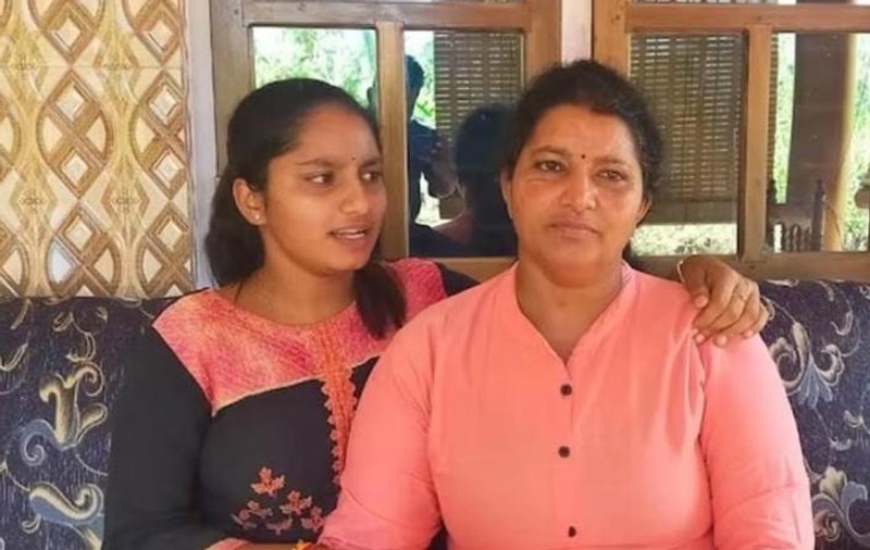 Cum a fost salvată de fiica ei o femeie mușcată de o cobră, în India: „Am văzut așa ceva în filme”