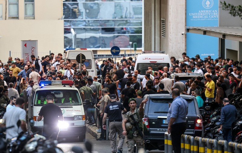 Pagerele luptătorilor Hezbollah au explodat: cel puțin 12 morți și 4.000 de răniți, printre care și ambasadorul Iranului în Liban | VIDEO