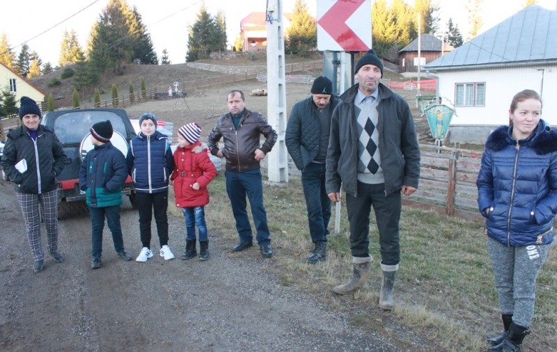 16 copii bătuți de învățătoare la școală în Piatra Fântânele, județul Bistrița. Unul dintre elevi a ajuns la spital