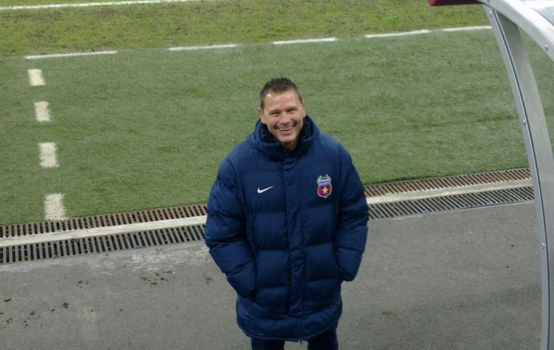 Preparatorul fizic al Stelei, Thomas Neubert, ironizează Astra Giurgiu, situată pe ultimul loc în preferințele suporterilor români: ”Astra 1%???? Cred că rezultatul este atât de bun pe motiv de Opel (Astra)”