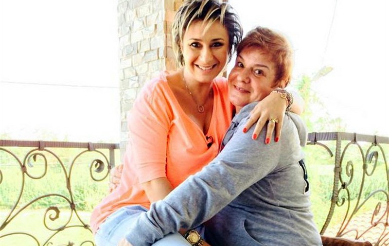 Anamaria Prodan a scris o carte despre viața mamei sale: ”Oricine o va citi se va lăsa ușor dominat de un sentiment nobil”