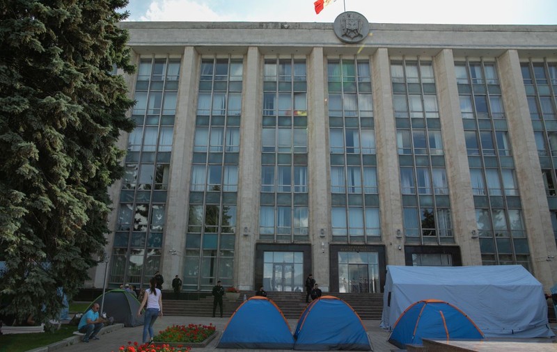 Peste 80 de ONG-uri cer demisia judecătorilor Curții Constituționale din Republica Moldova