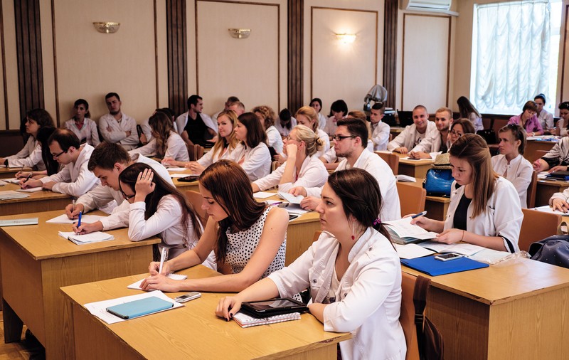 Examenul de rezidențiat, după o bibliografie cu erori. Va fi modificată de anul viitor, în urma unei propuneri a universităților de medicină și farmacie