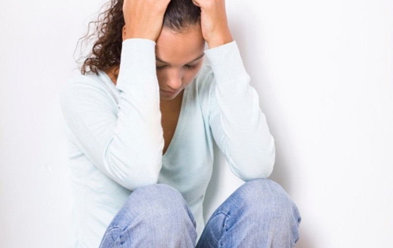 Adolescentă de 17 ani, BĂTUTĂ DE PĂRINŢI ŞI ÎNCHISĂ ÎNTR-O CUŞCĂ! Vezi ce a făcut să merite asta