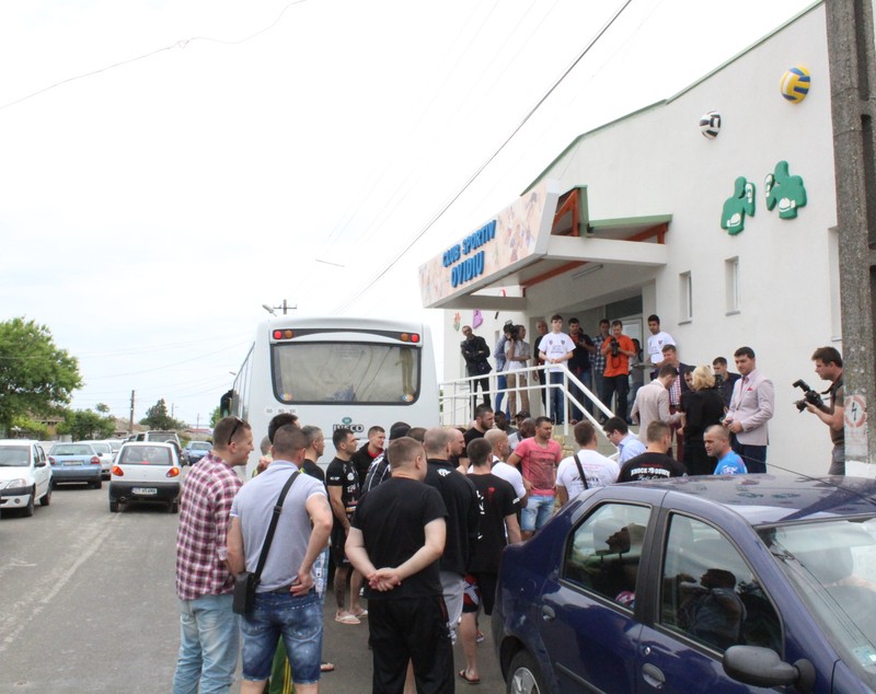 Superkombat : Irimia și luptătorii săi au inaugurat o sală de sport în Ovidiu 