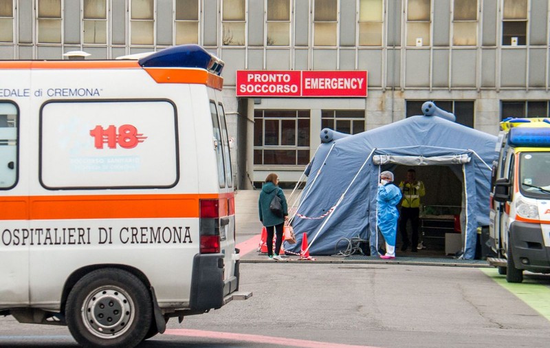 Spitalele din Lombardia, copleșite: 10% din totalul persoanelor infectate cu coronavirus sunt medici și asistente