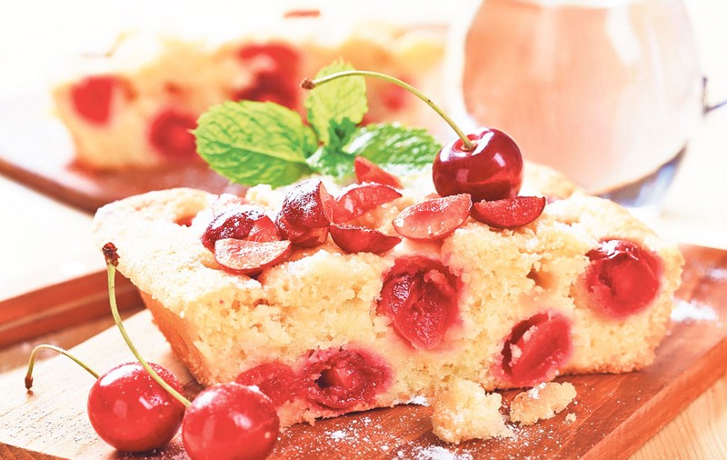 Reţete de desert cu cireşe, perfecte pentru weekend