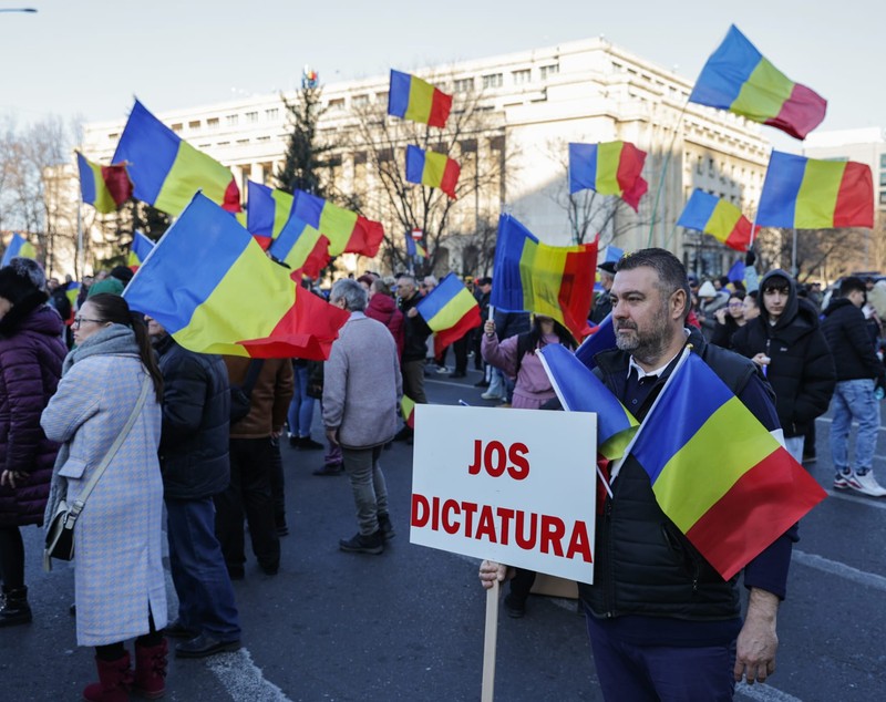 Sindicaliștii din Piața Victoriei au plecat când au ajuns susținătorii lui Călin Georgescu, veniți din Parcul Tineretului