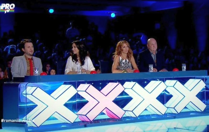 ROMÂNII AU TALENT | Membrii juriului au fost huiduiţi din cauza ei! A încins publicul, dar nu a reuşit să topească inimile juraţilor | FOTO 